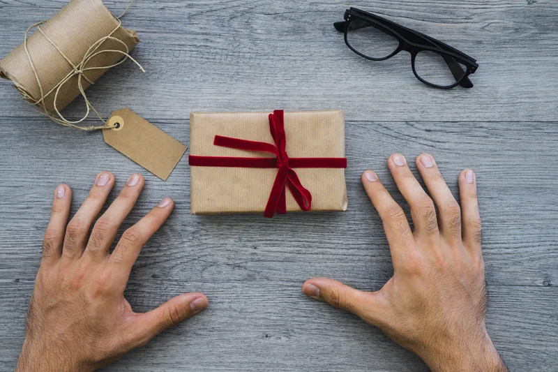 איך בוחרים מתנה לפסח לעובדים שלא תרגיש גנרית ותעבוד גם תפעולית?